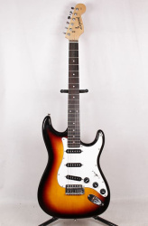 Изображение Legend Stratocaster Электрогитара б/у, s/n 6110605569, SSS, Sunburst, Белый пикгард, Черные датчики